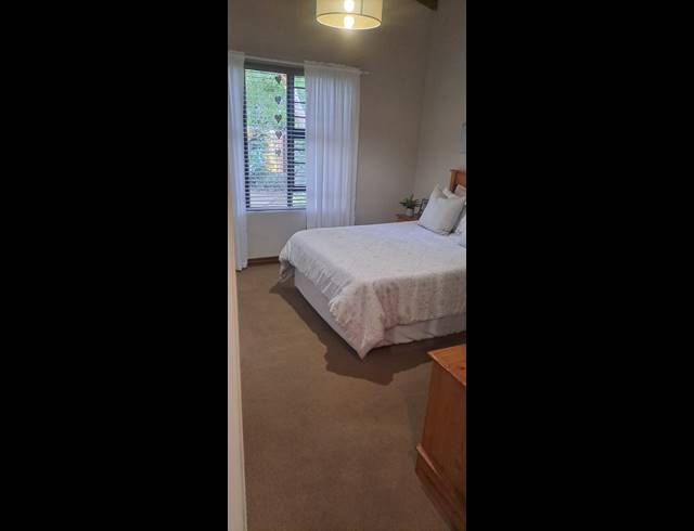 2 BEDROOM TOWNHOUSE FOR SALE IN WATERVAL EAST